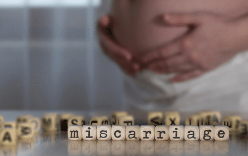 causas aborto espontaneo